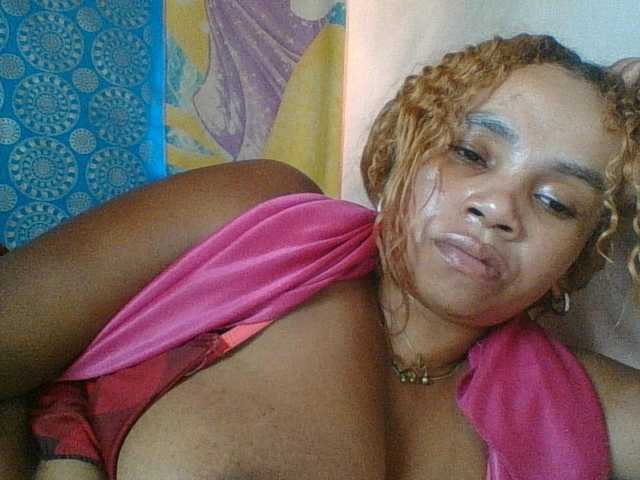 Amanah's BongaCams show and profile