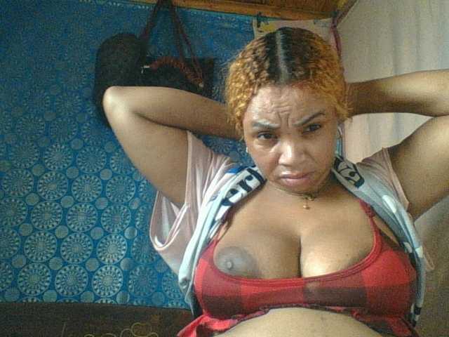 Amanah's BongaCams show and profile