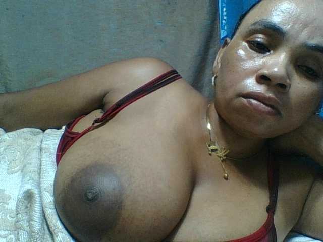 Amanah's BongaCams show and profile