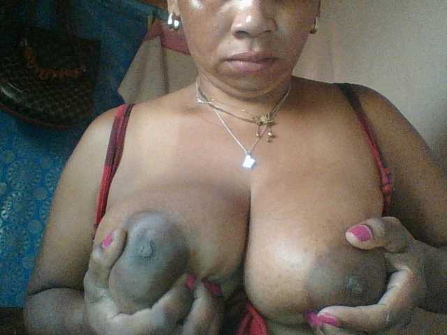 Amanah's BongaCams show and profile