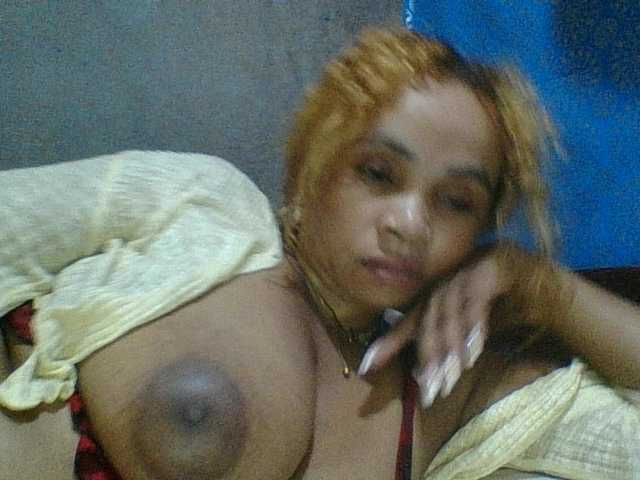 Amanah's BongaCams show and profile