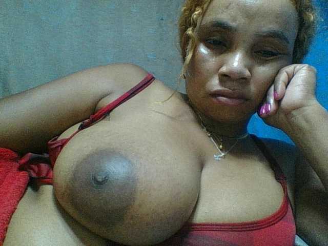 Amanah's BongaCams show and profile