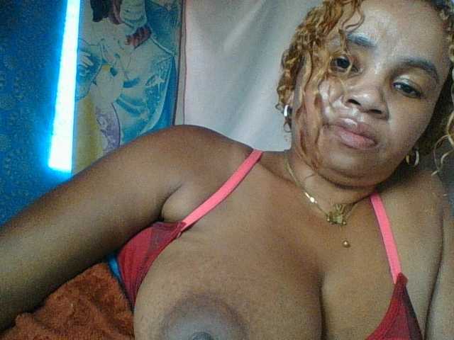 Amanah's BongaCams show and profile