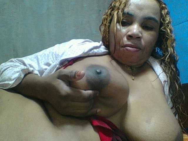 Amanah's BongaCams show and profile