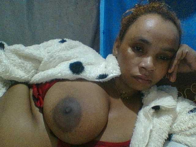 Amanah's BongaCams show and profile