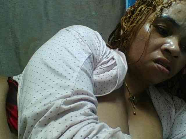 Amanah Live Webcam on BongaCams