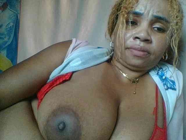 Amanah Live Webcam on BongaCams