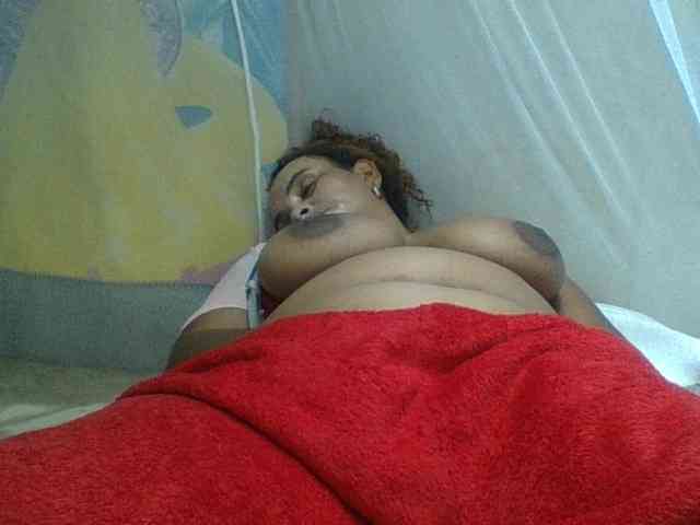 Amanah Live Webcam on BongaCams