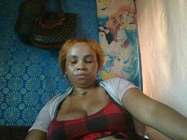 Amanah Live Webcam on BongaCams