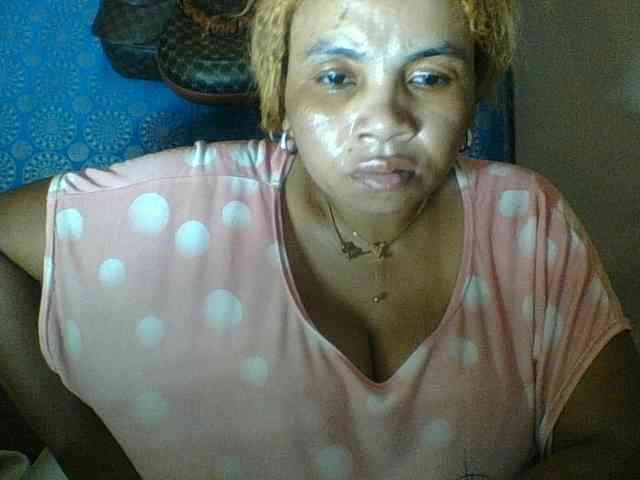 Amanah Live Webcam on BongaCams