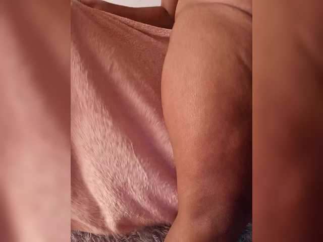 Ilounah from BongaCams