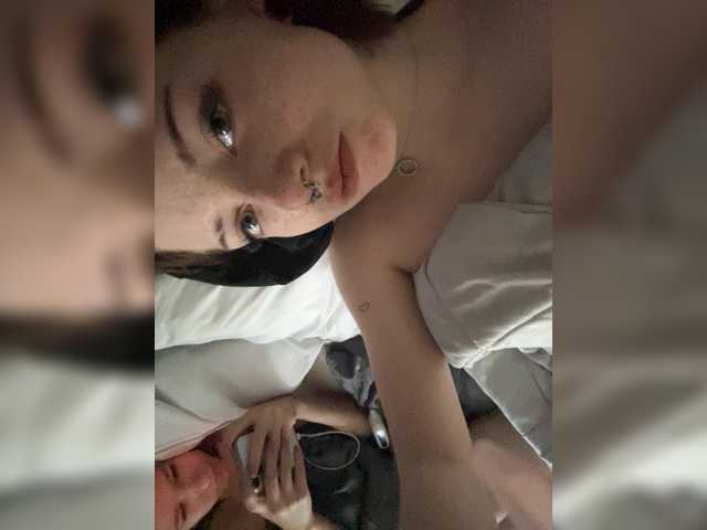 AnmiXHot from BongaCams