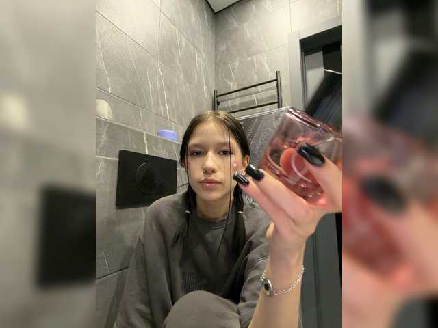 AnmiXHot's BongaCams show and profile