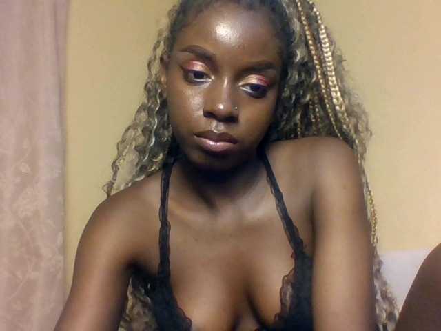 Sexykitten1 webcam bongacams model stream image