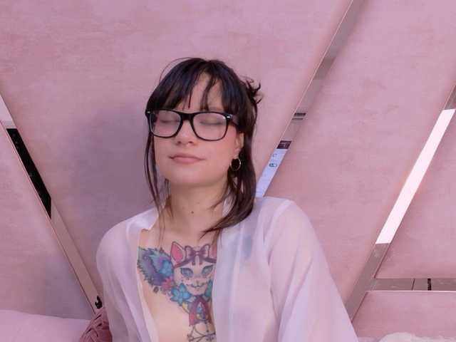 LeeZoldyck's BongaCams show and profile