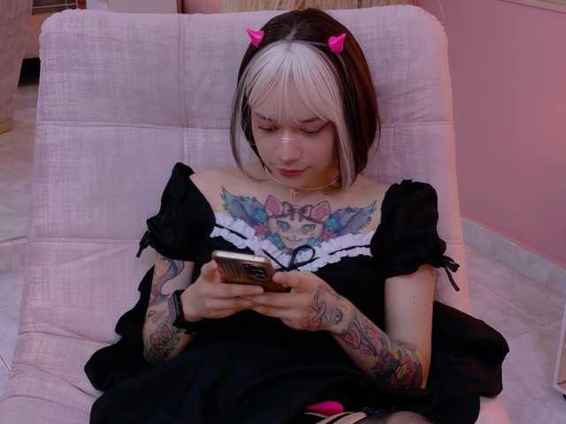 LeeZoldyck's BongaCams show and profile