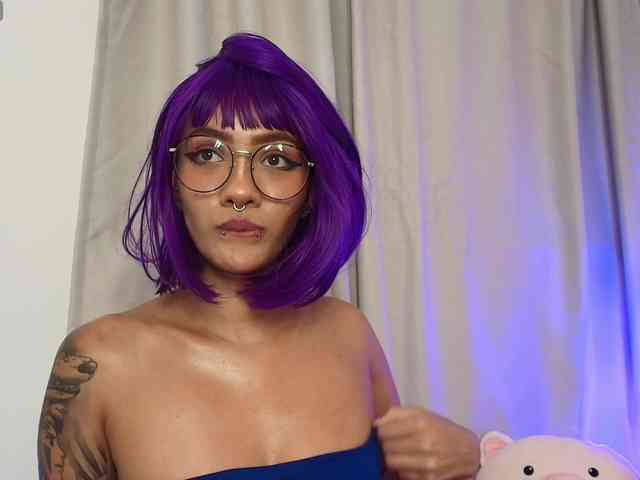 ToriValentine webcam