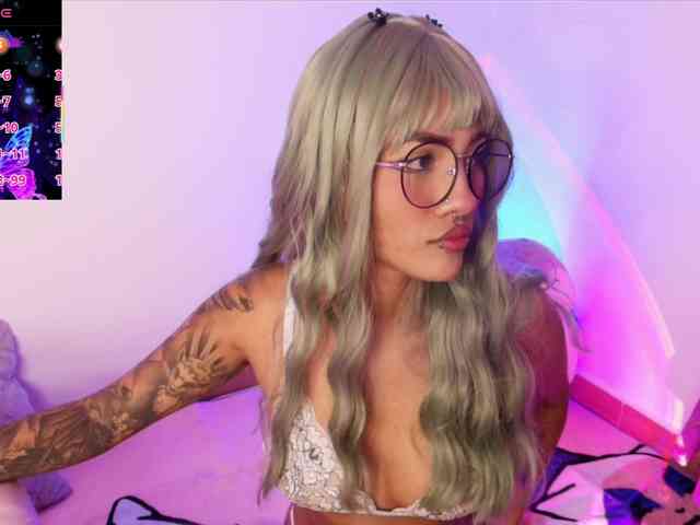 ToriValentine webcam