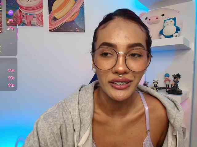 ToriValentine webcam