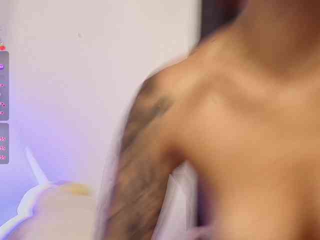 ToriValentine webcam