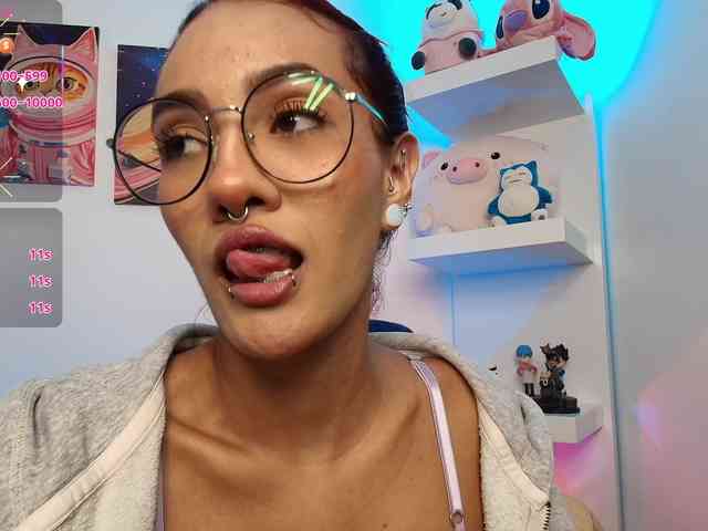 ToriValentine webcam