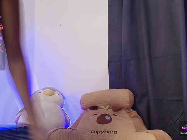 ToriValentine webcam