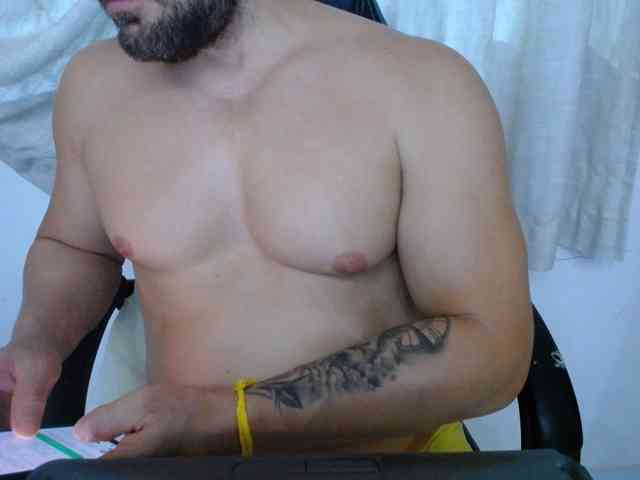 Apolloxxl Live Webcam on BongaCams