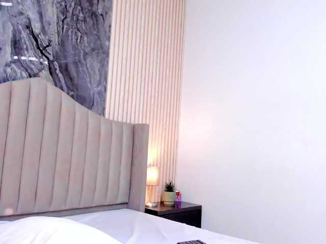 Aisha-Loren's BongaCams show and profile