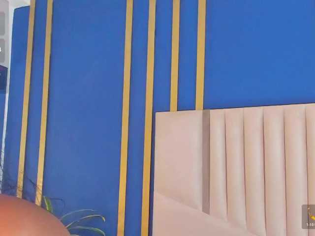  Aisha-Loren chat room