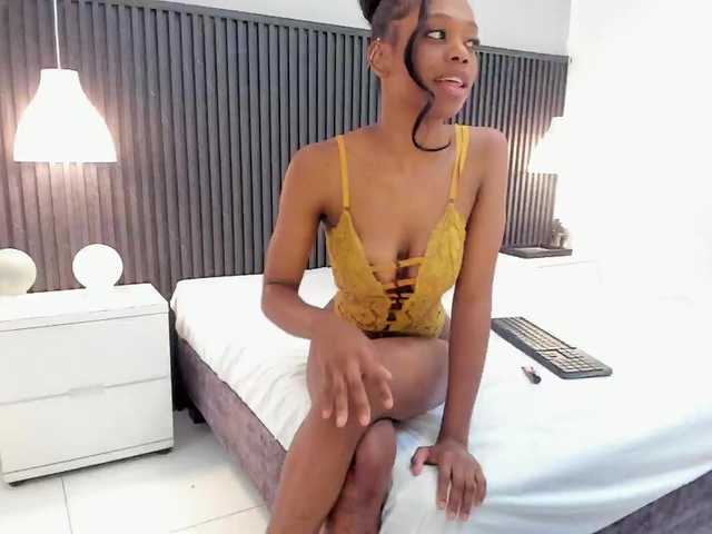  Aisha-Loren chat room