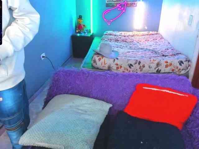 latin-boysxxx Live Webcam on BongaCams