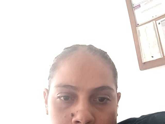 BossDanii33 from BongaCams