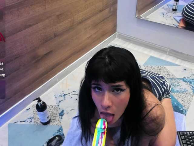 GummyLuv's BongaCams show and profile