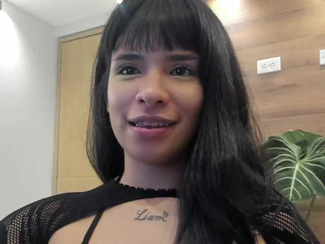 GummyLuv's BongaCams show and profile