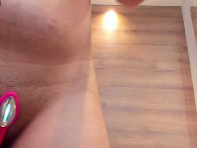 GummyLuv's BongaCams show and profile