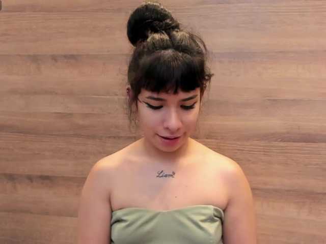 GummyLuv's BongaCams show and profile