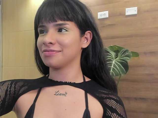 GummyLuv's BongaCams show and profile