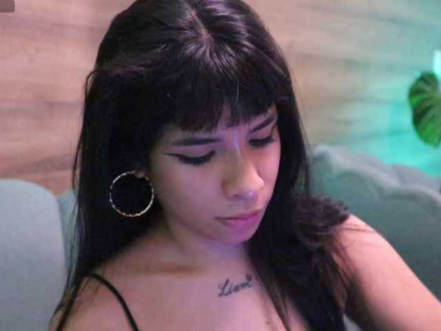GummyLuv's BongaCams show and profile
