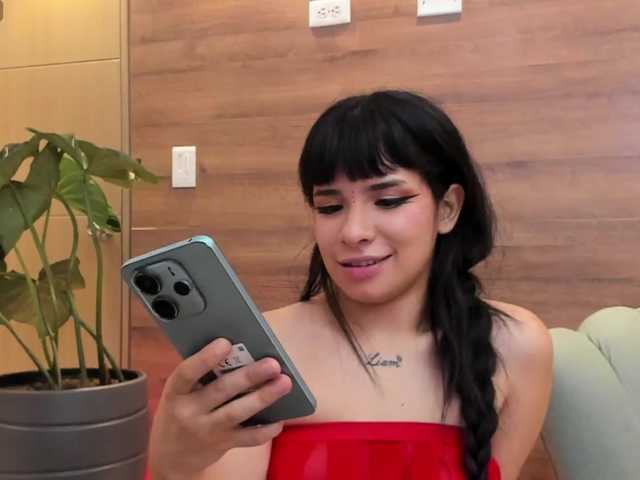 GummyLuv's BongaCams show and profile