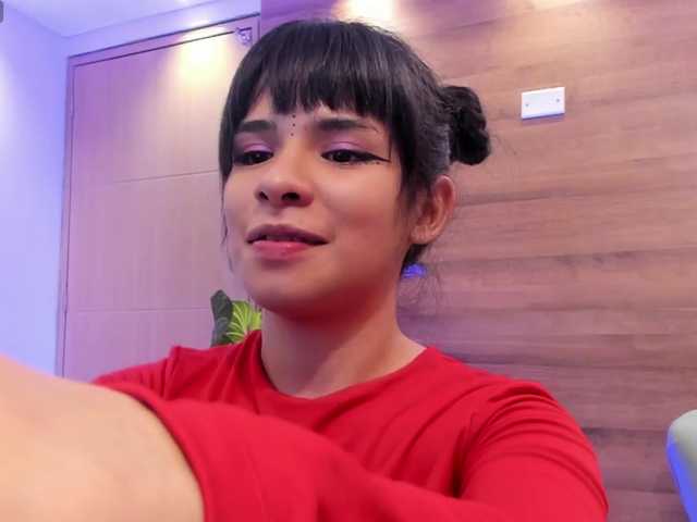 GummyLuv's BongaCams show and profile