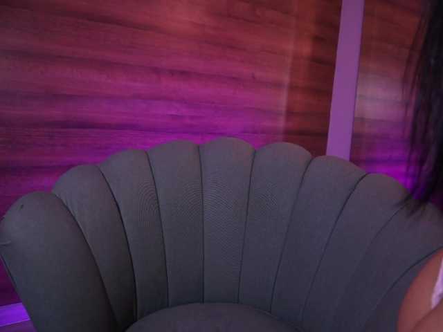 GummyLuv's BongaCams show and profile