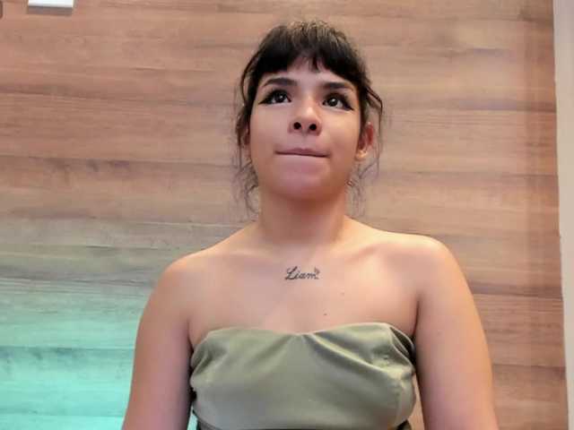 GummyLuv's BongaCams show and profile