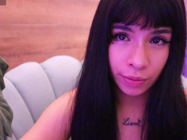 GummyLuv's BongaCams show and profile