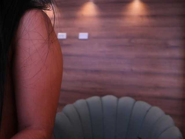 GummyLuv's BongaCams show and profile