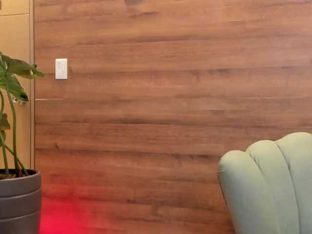 GummyLuv's BongaCams show and profile