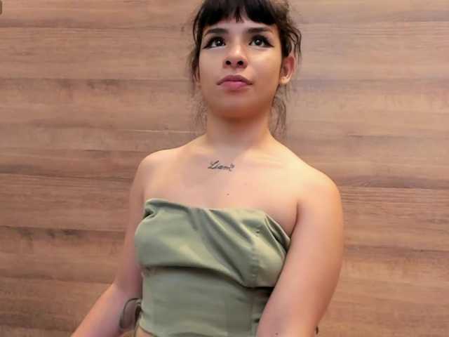 GummyLuv's BongaCams show and profile