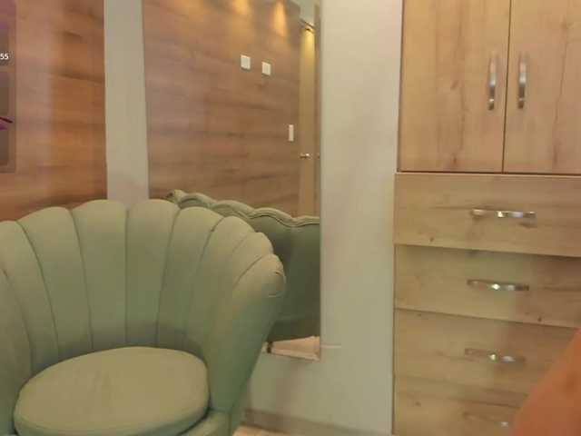 GummyLuv's BongaCams show and profile