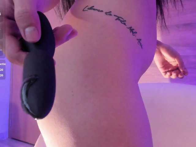 GummyLuv's BongaCams show and profile