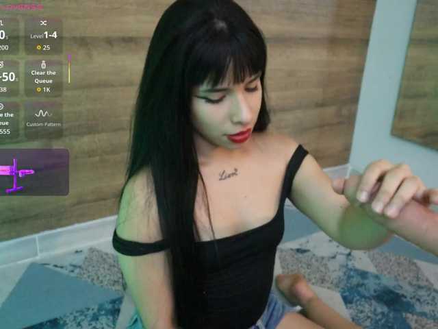 GummyLuv's BongaCams show and profile