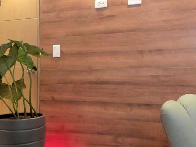 GummyLuv's BongaCams show and profile